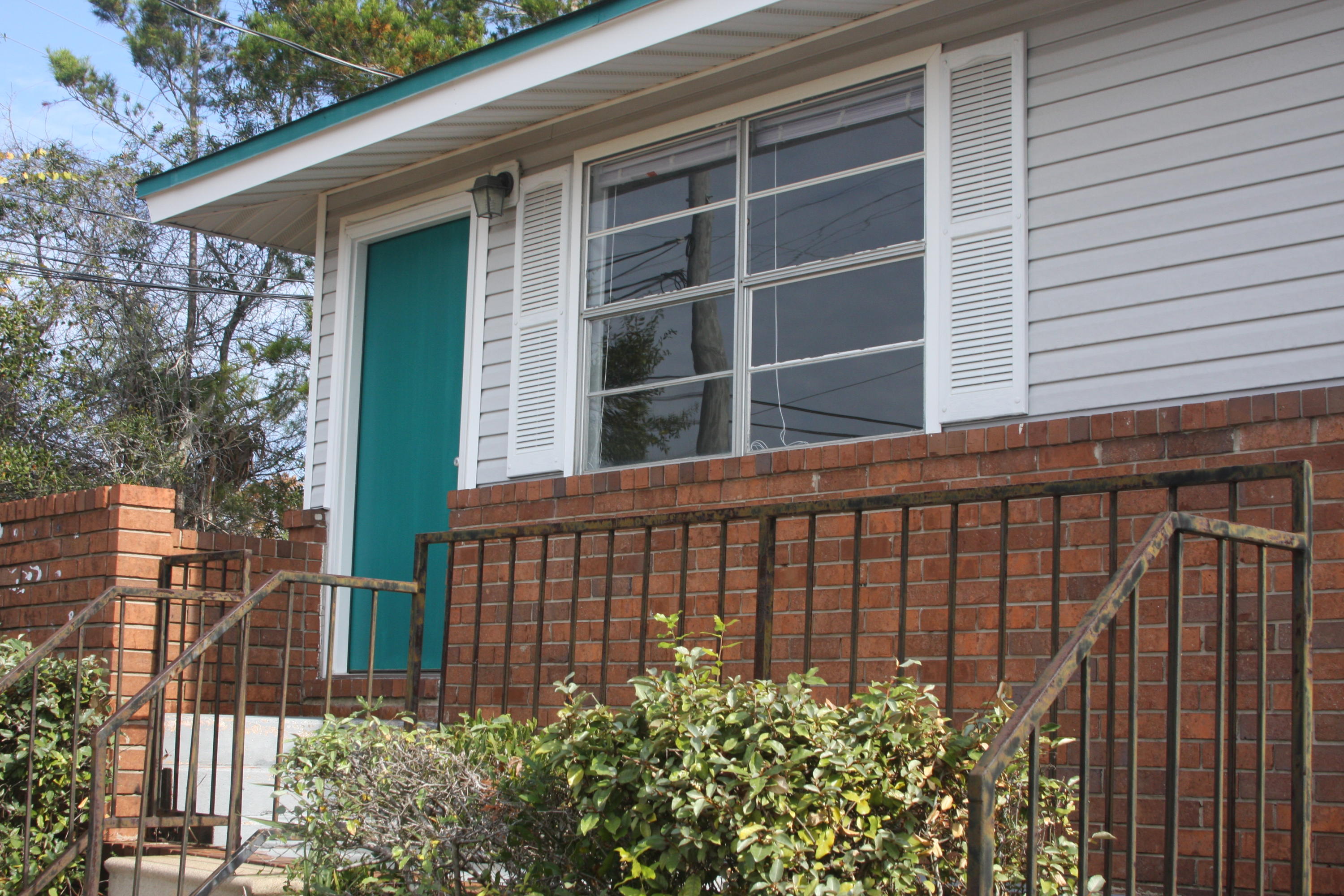 2 offices with private entrance, private bathroom, storage and shared kitchenette. Plenty of parking right out front. The rest of the building is a quite accounting firm. Utilities- electric, water & trash are included in the rent.