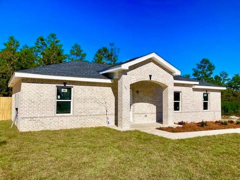 A home in DeFuniak Springs