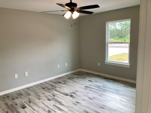 A home in DeFuniak Springs