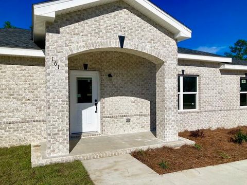 A home in DeFuniak Springs