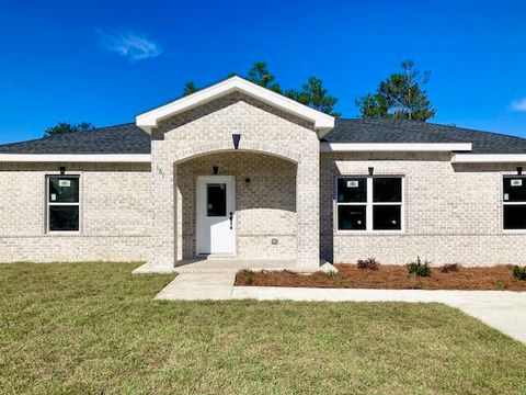 A home in DeFuniak Springs