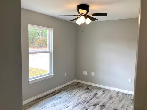 A home in DeFuniak Springs