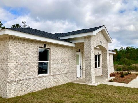 A home in DeFuniak Springs