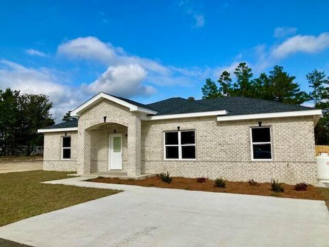 A home in DeFuniak Springs