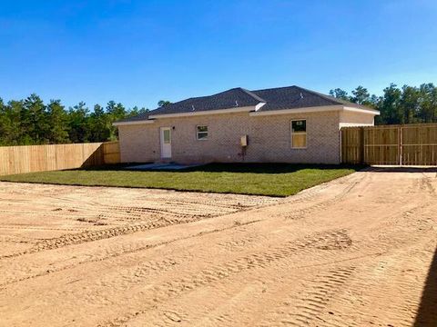 A home in DeFuniak Springs