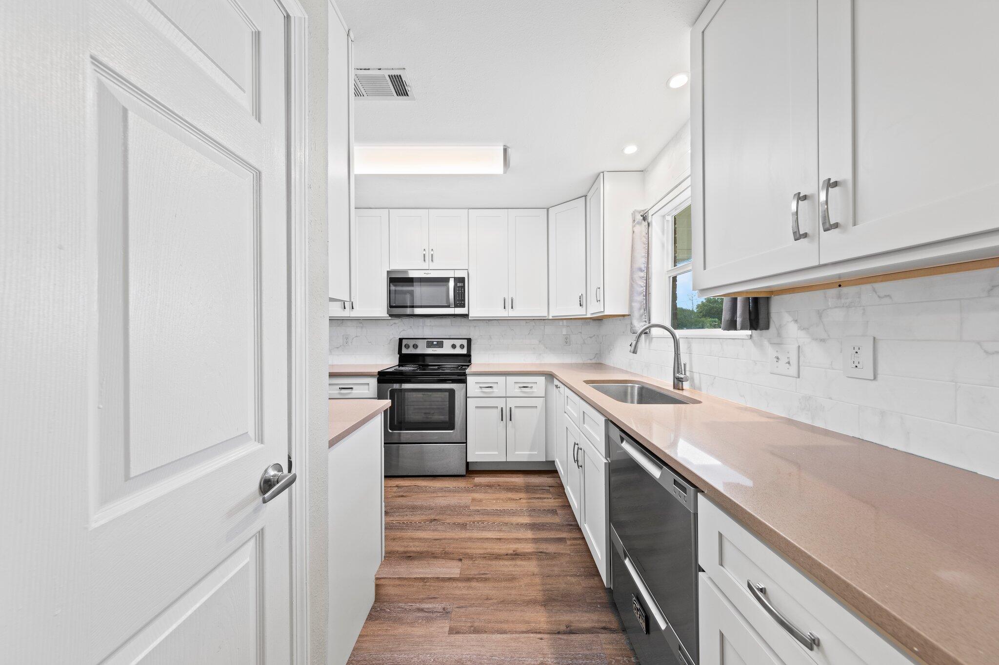 AZALEA GARDENS 1ST ADDN - Residential Lease