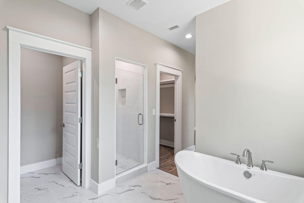 MAGNOLIA BEACH - Residential