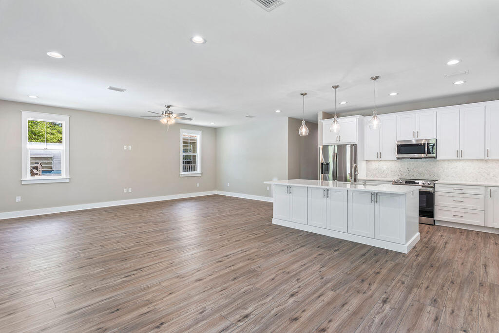 MAGNOLIA BEACH - Residential