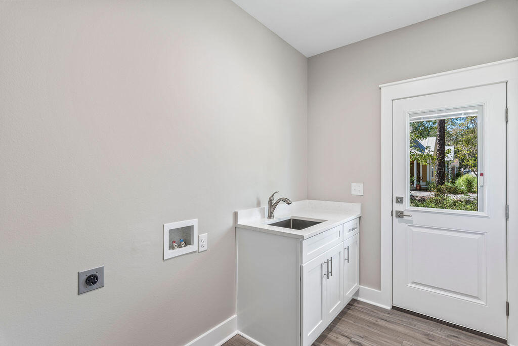 MAGNOLIA BEACH - Residential