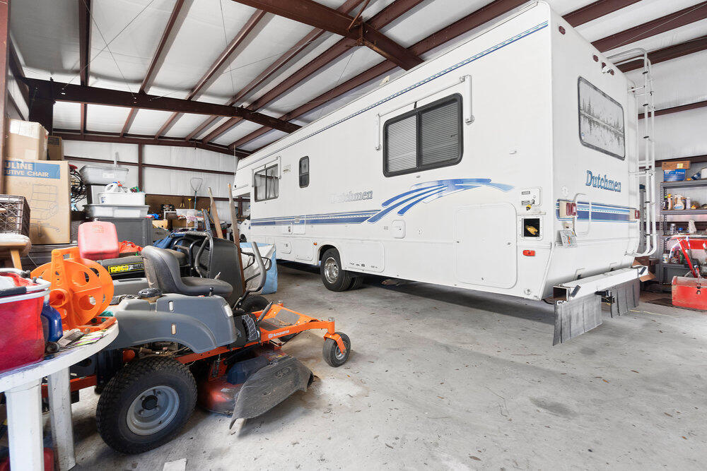 COUNTRY SQUIRE ESTATES - Residential