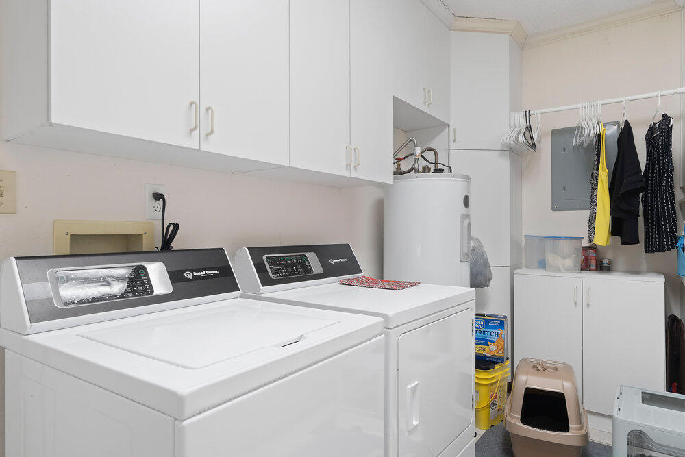 COUNTRY SQUIRE ESTATES - Residential