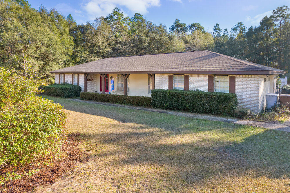 COUNTRY SQUIRE ESTATES - Residential