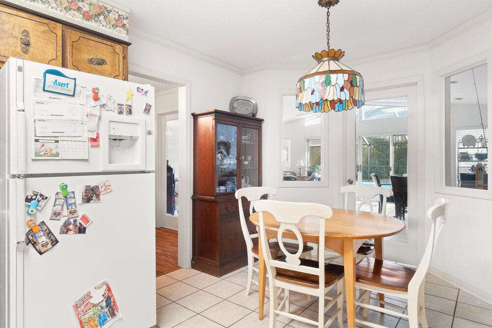 COUNTRY SQUIRE ESTATES - Residential