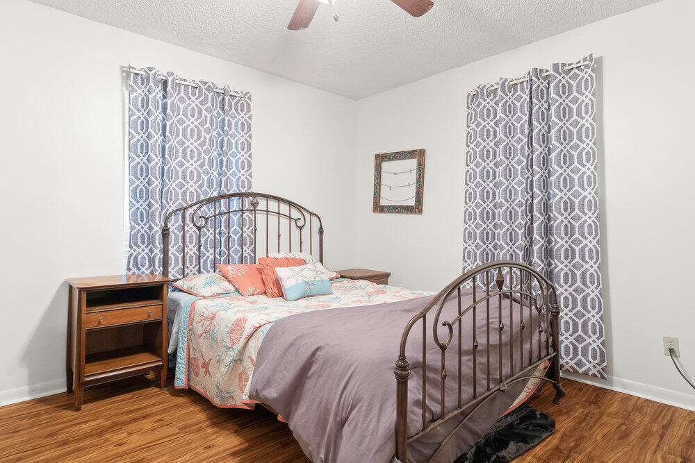 COUNTRY SQUIRE ESTATES - Residential