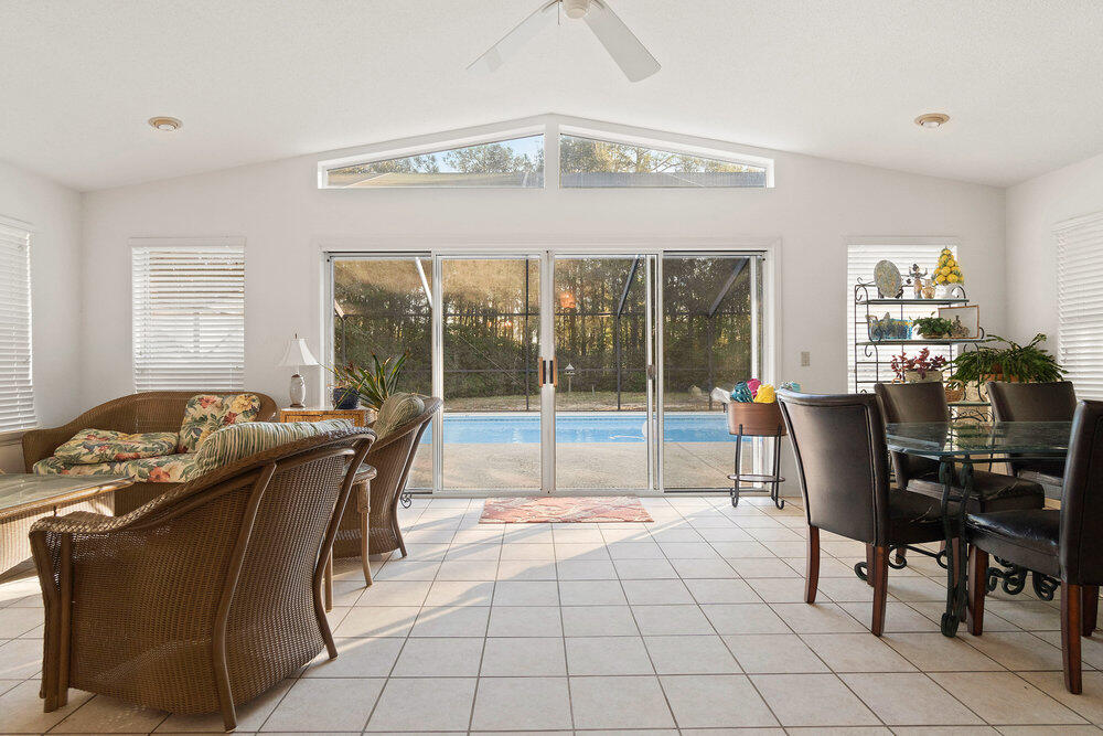 COUNTRY SQUIRE ESTATES - Residential