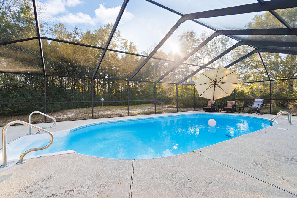 COUNTRY SQUIRE ESTATES - Residential