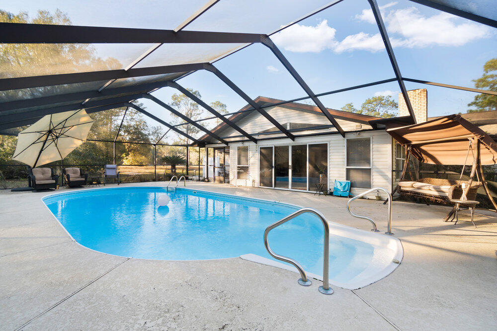 COUNTRY SQUIRE ESTATES - Residential