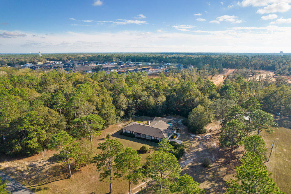 COUNTRY SQUIRE ESTATES - Residential