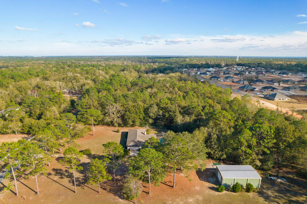 COUNTRY SQUIRE ESTATES - Residential