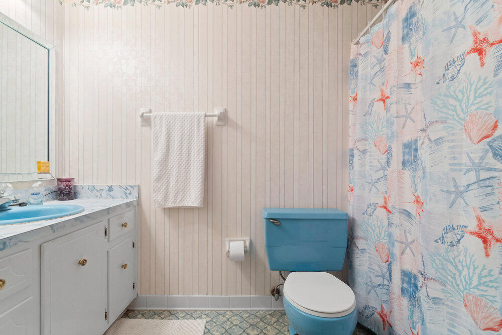 COUNTRY SQUIRE ESTATES - Residential