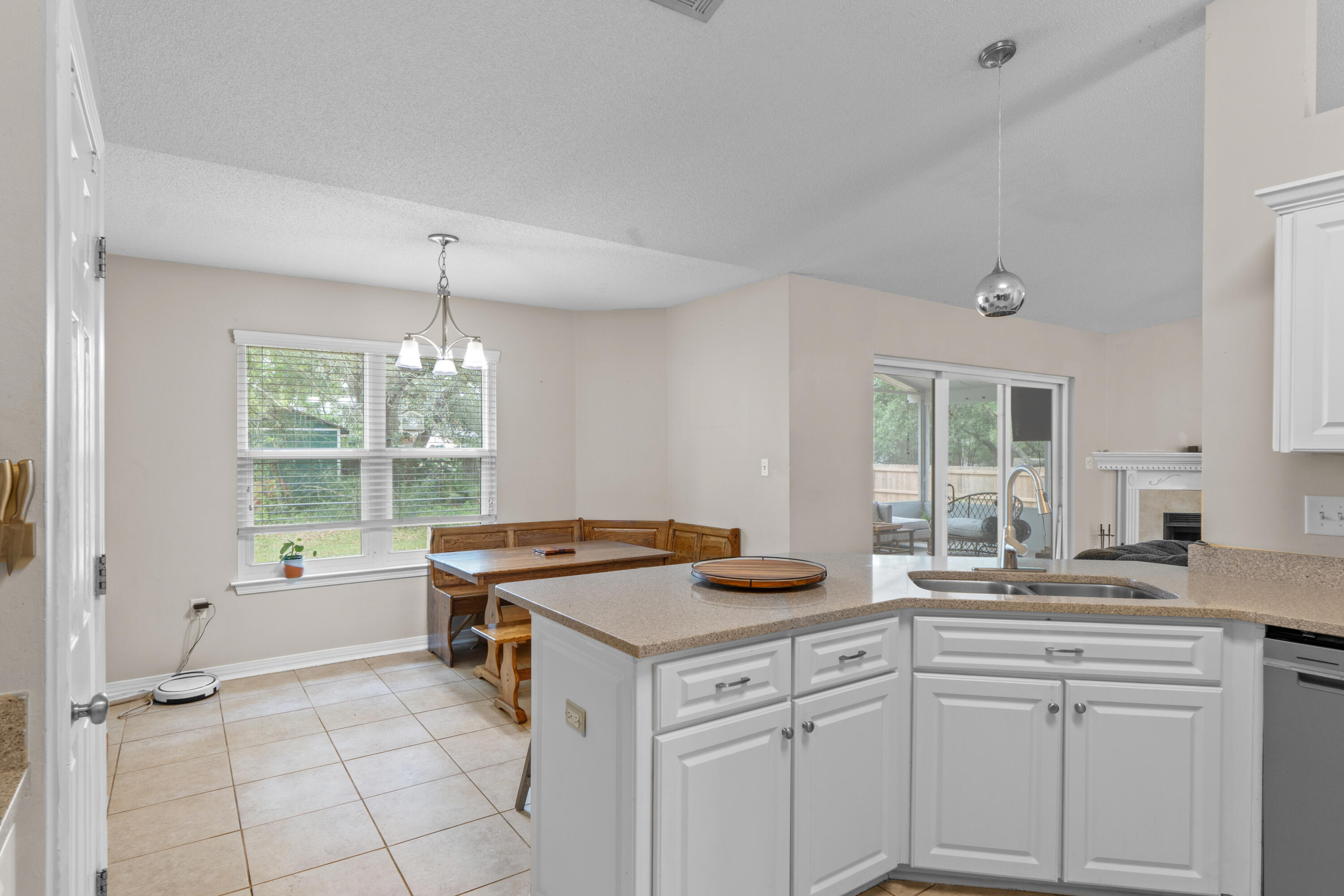 HOLLEY BY THE SEA - Residential