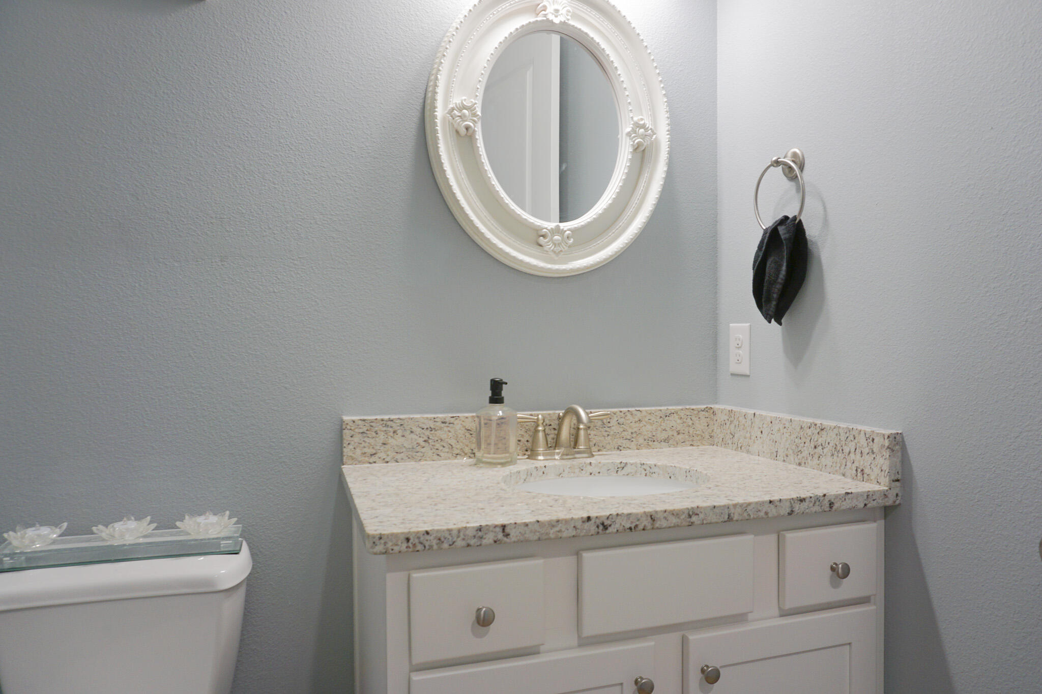 HERITAGE MANOR - Residential Lease