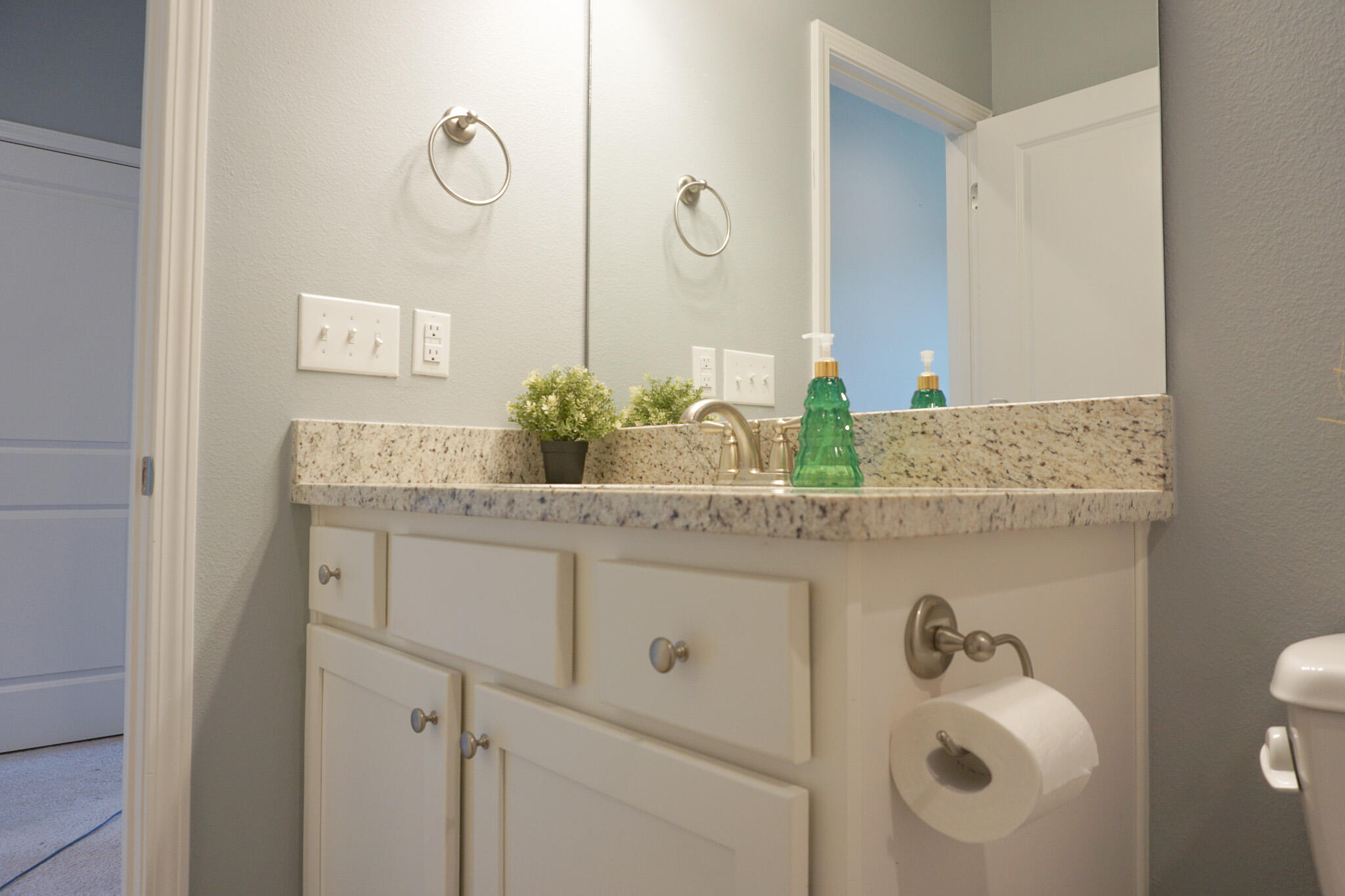 HERITAGE MANOR - Residential Lease