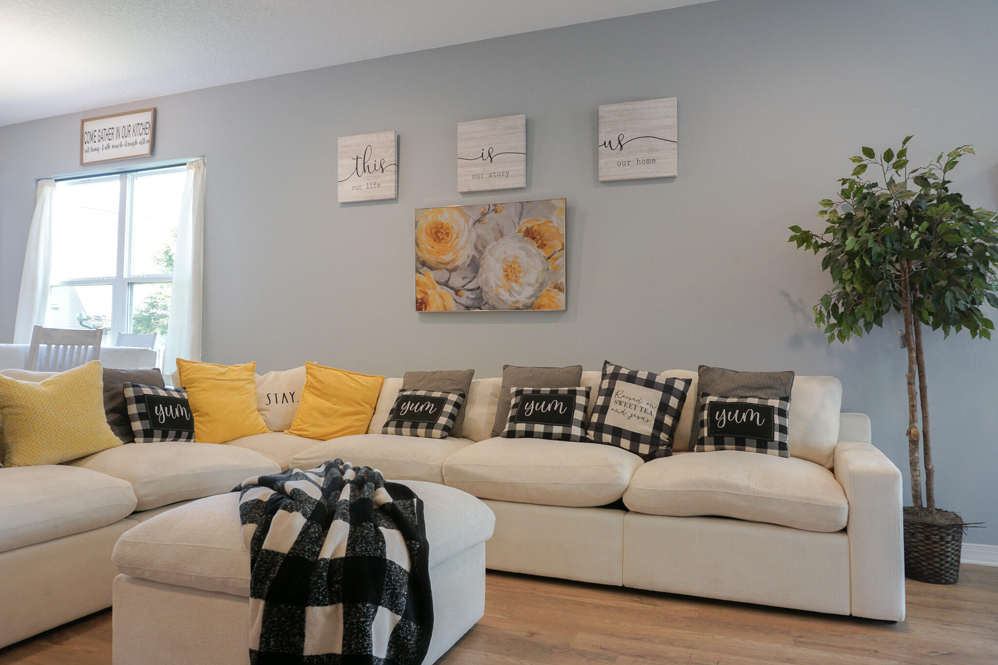 HERITAGE MANOR - Residential Lease