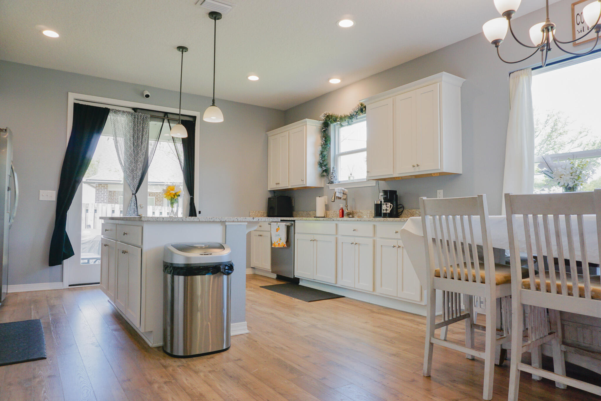 HERITAGE MANOR - Residential Lease