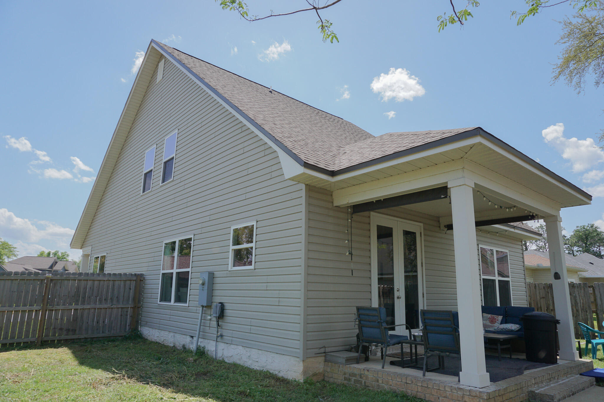 HERITAGE MANOR - Residential Lease
