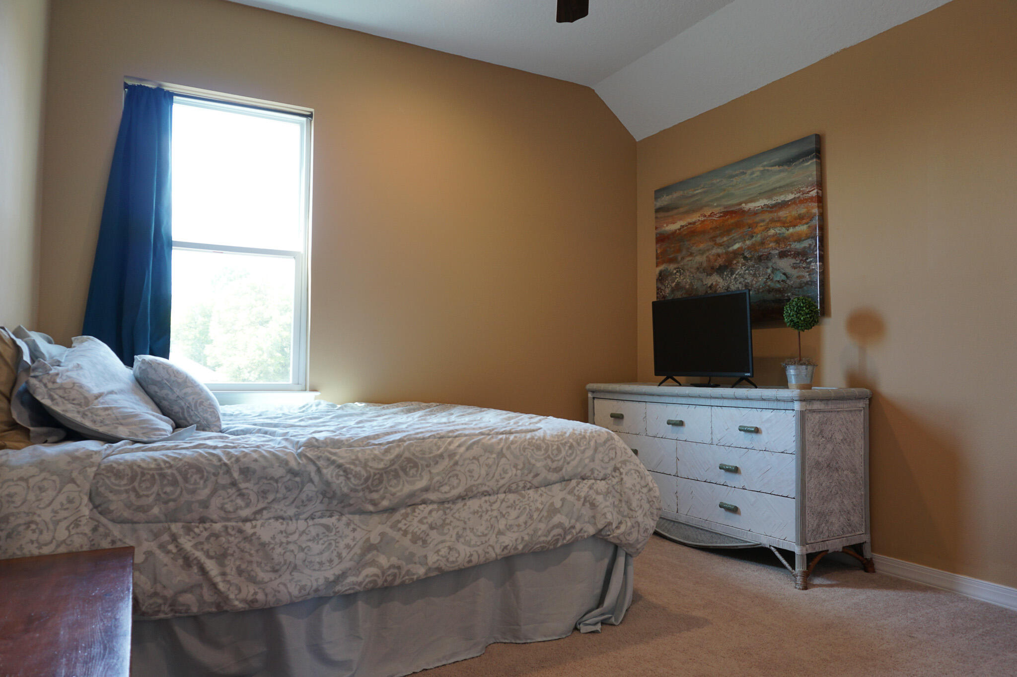 HERITAGE MANOR - Residential Lease