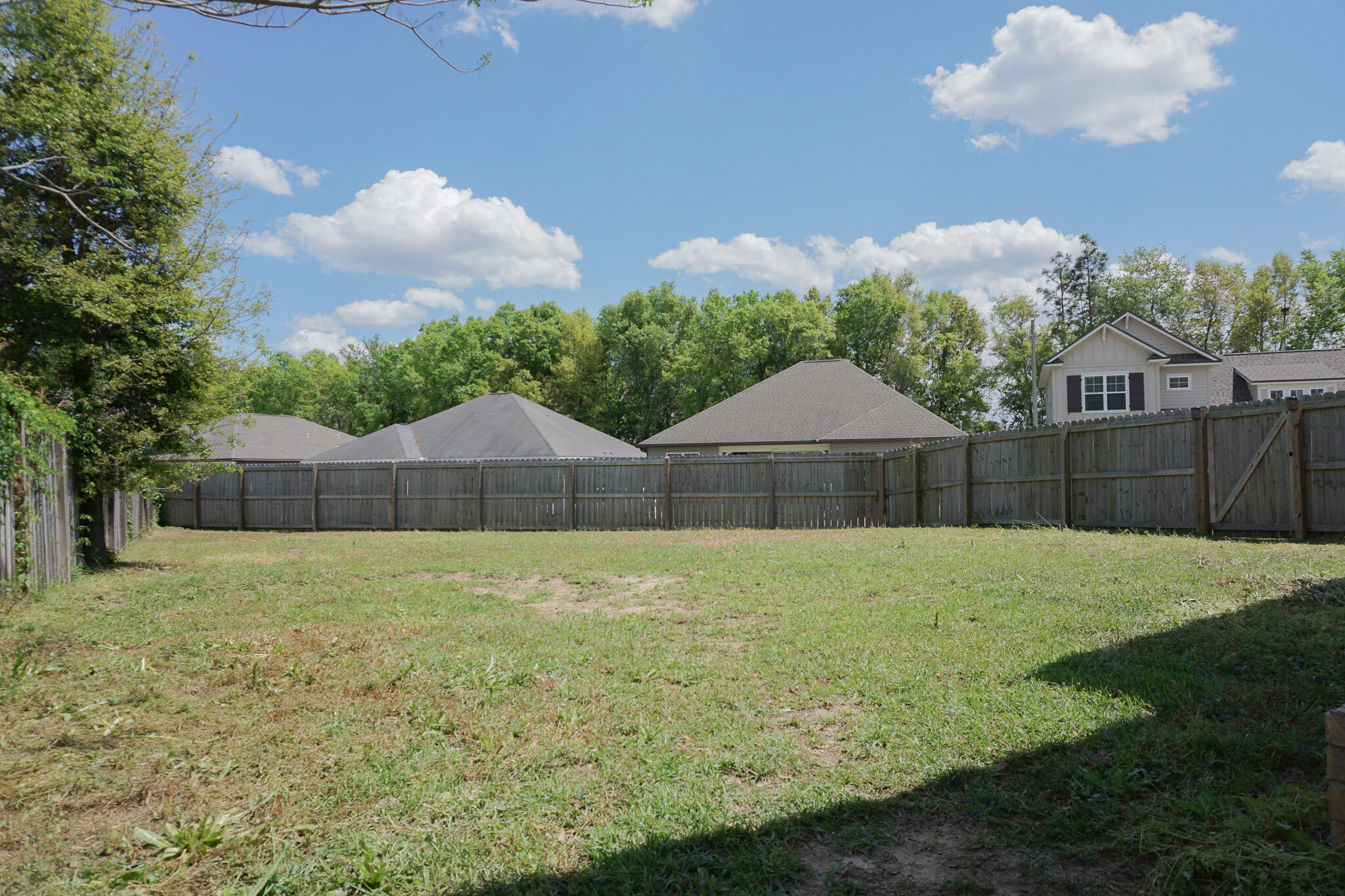 HERITAGE MANOR - Residential Lease