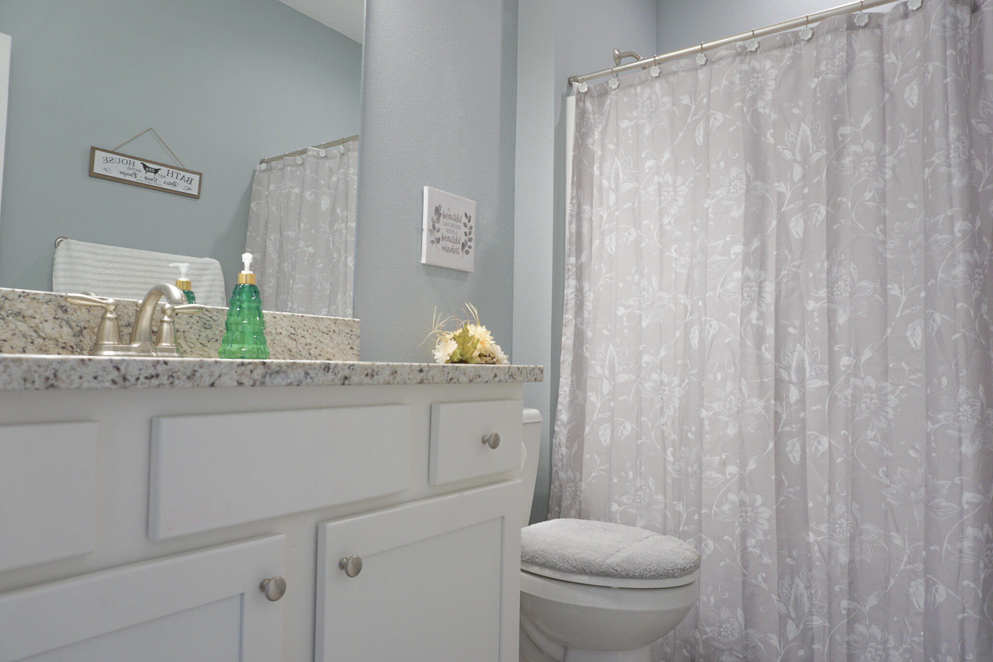 HERITAGE MANOR - Residential Lease