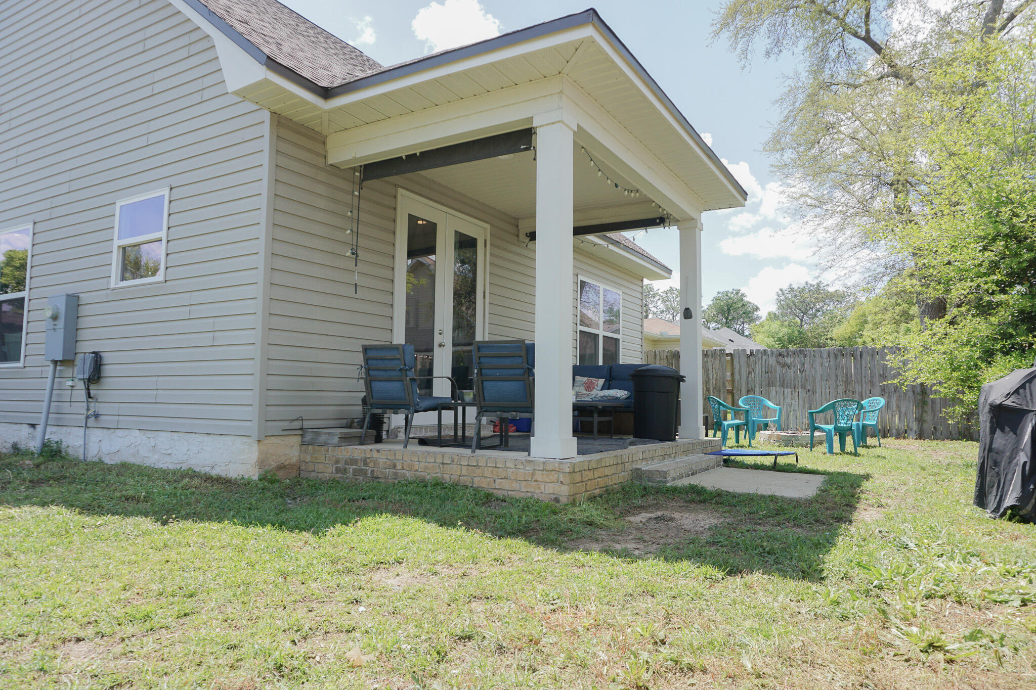 HERITAGE MANOR - Residential Lease