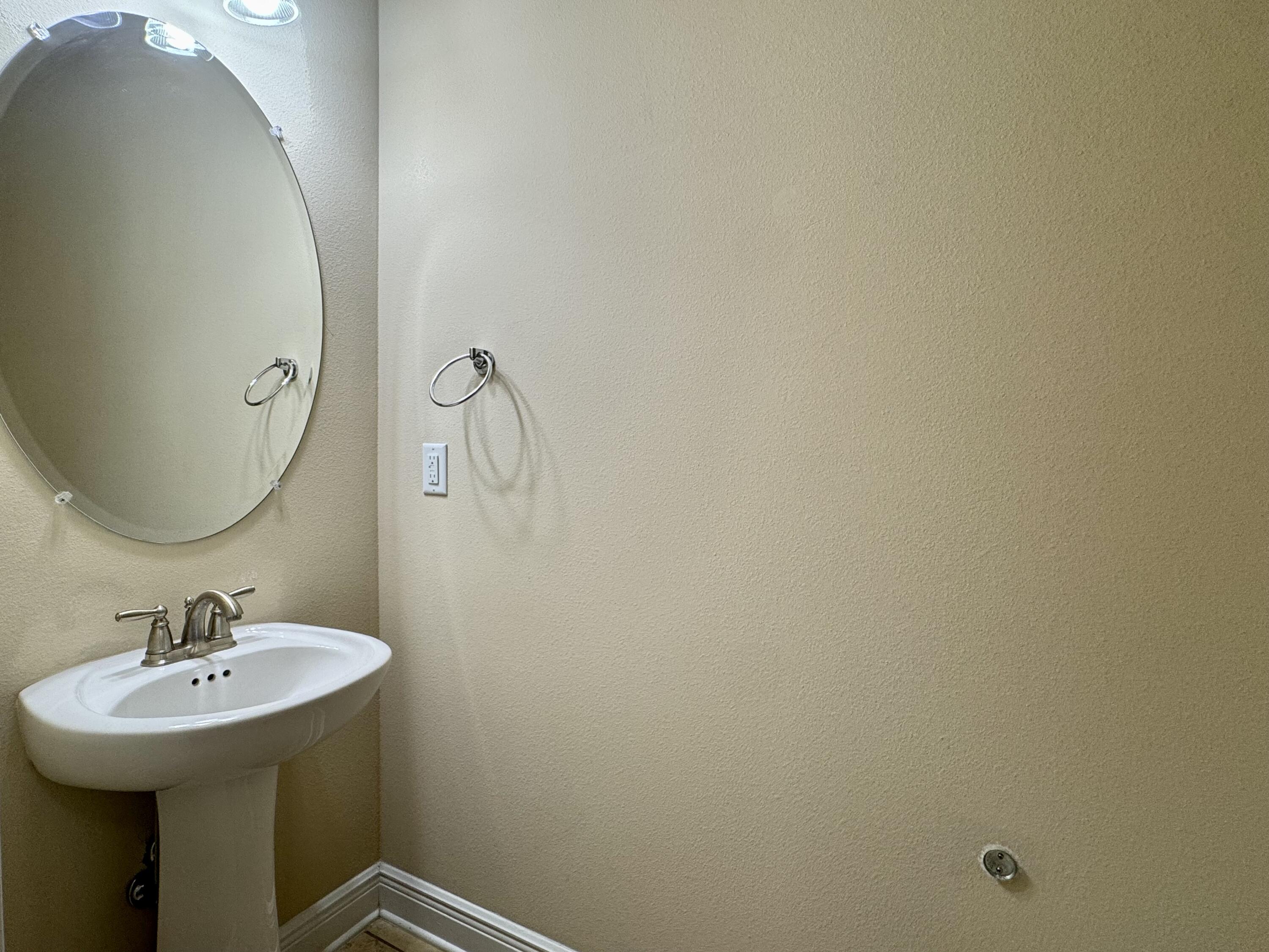 WHISPERING LAKE - Residential Lease