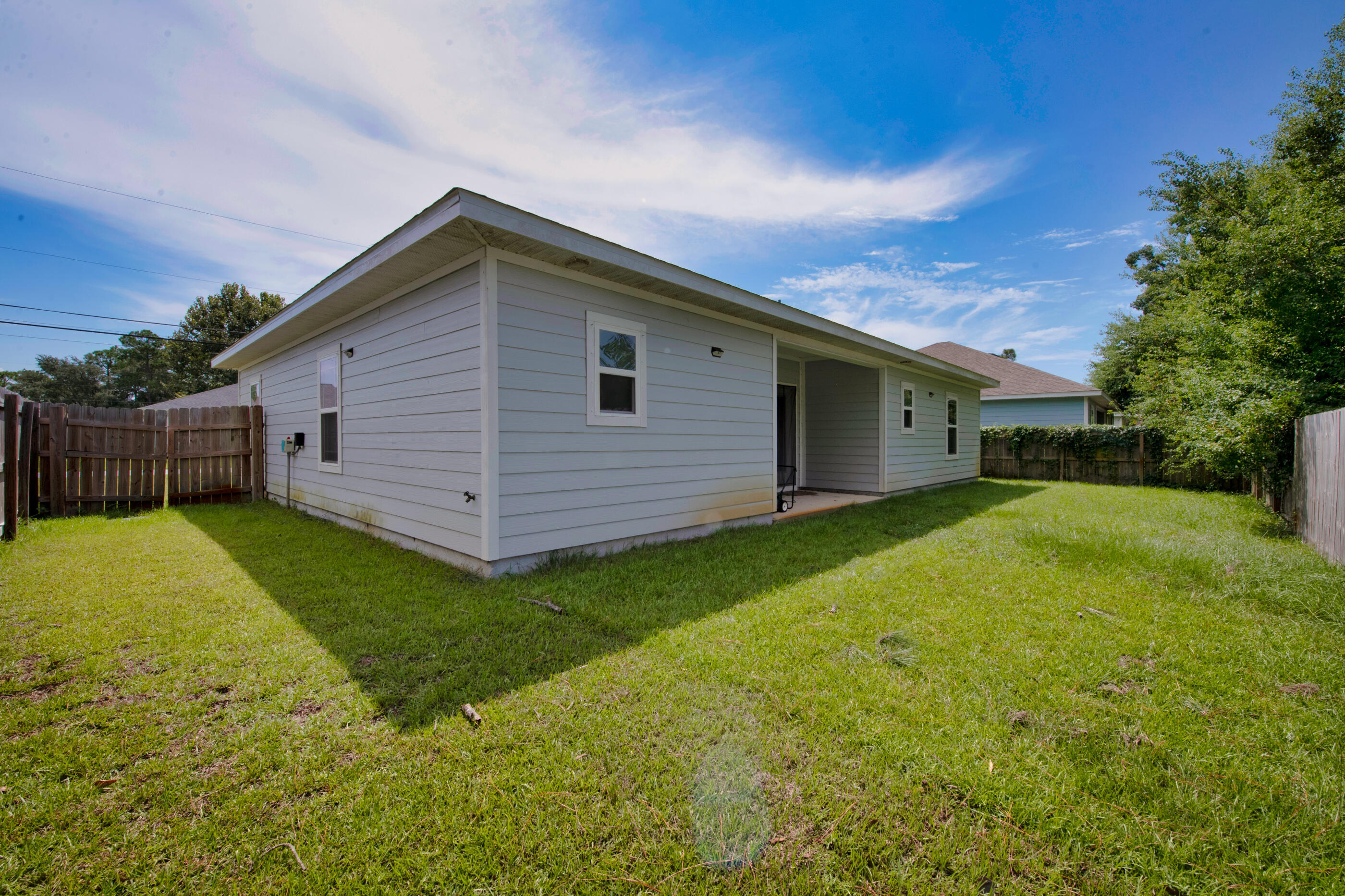 CRESCENT SHORES - Residential