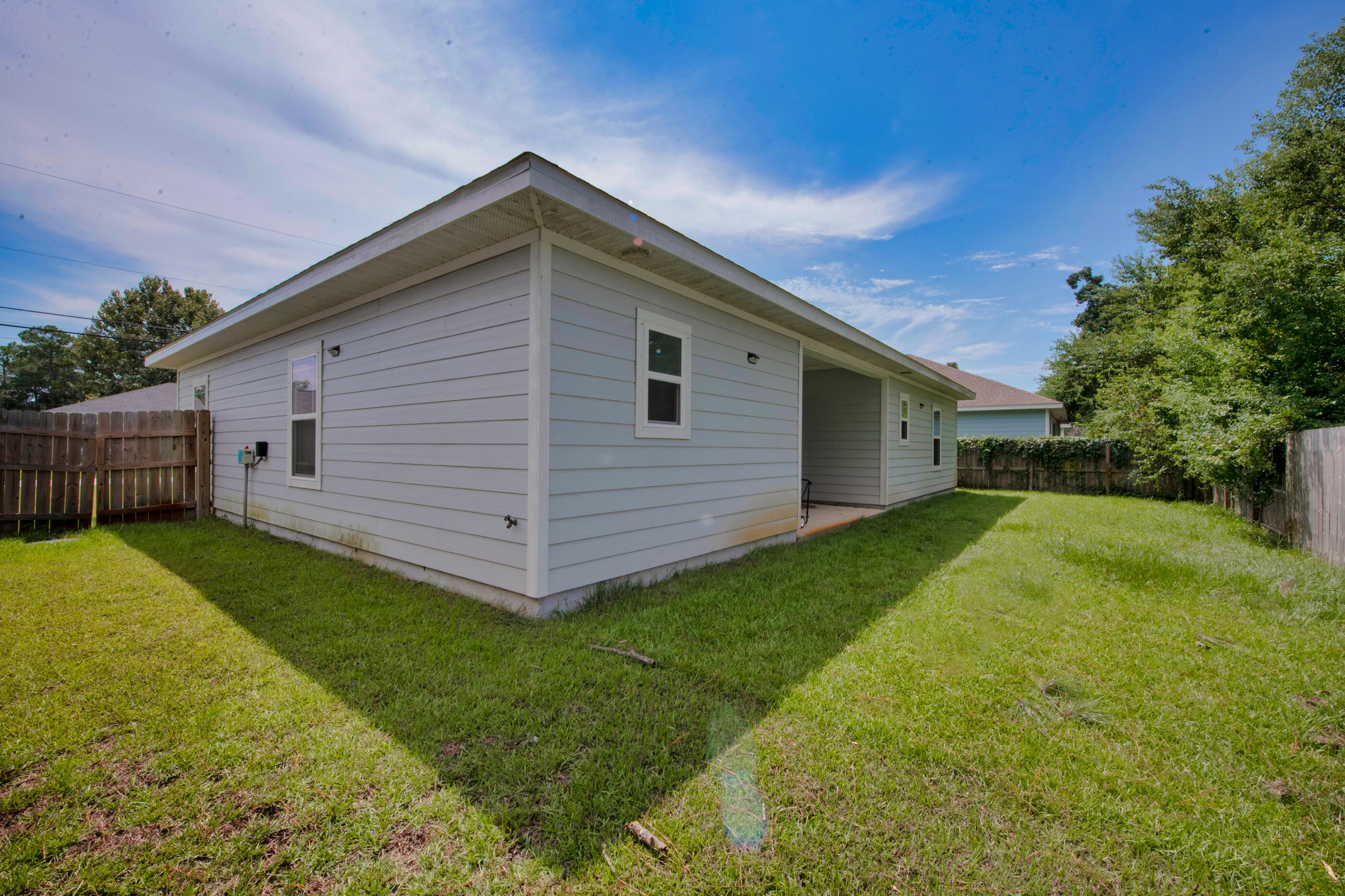 CRESCENT SHORES - Residential