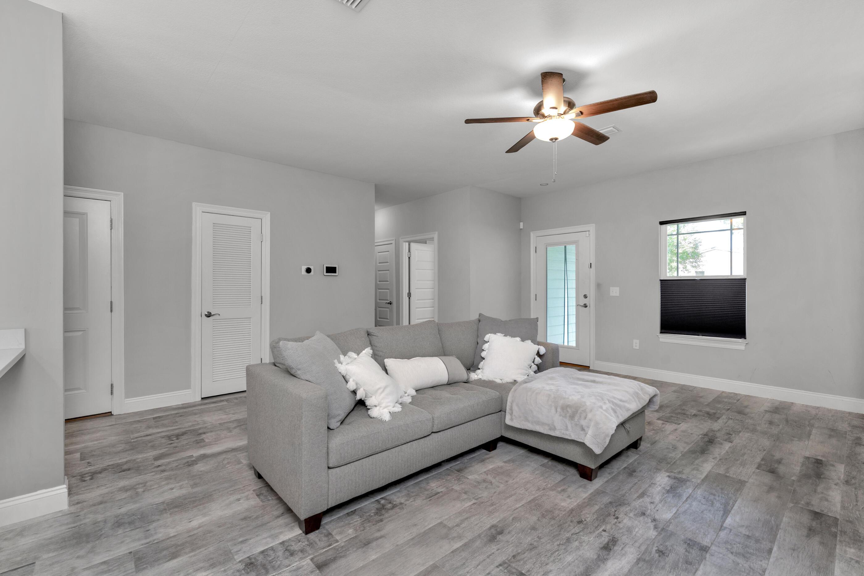 CRESCENT SHORES - Residential