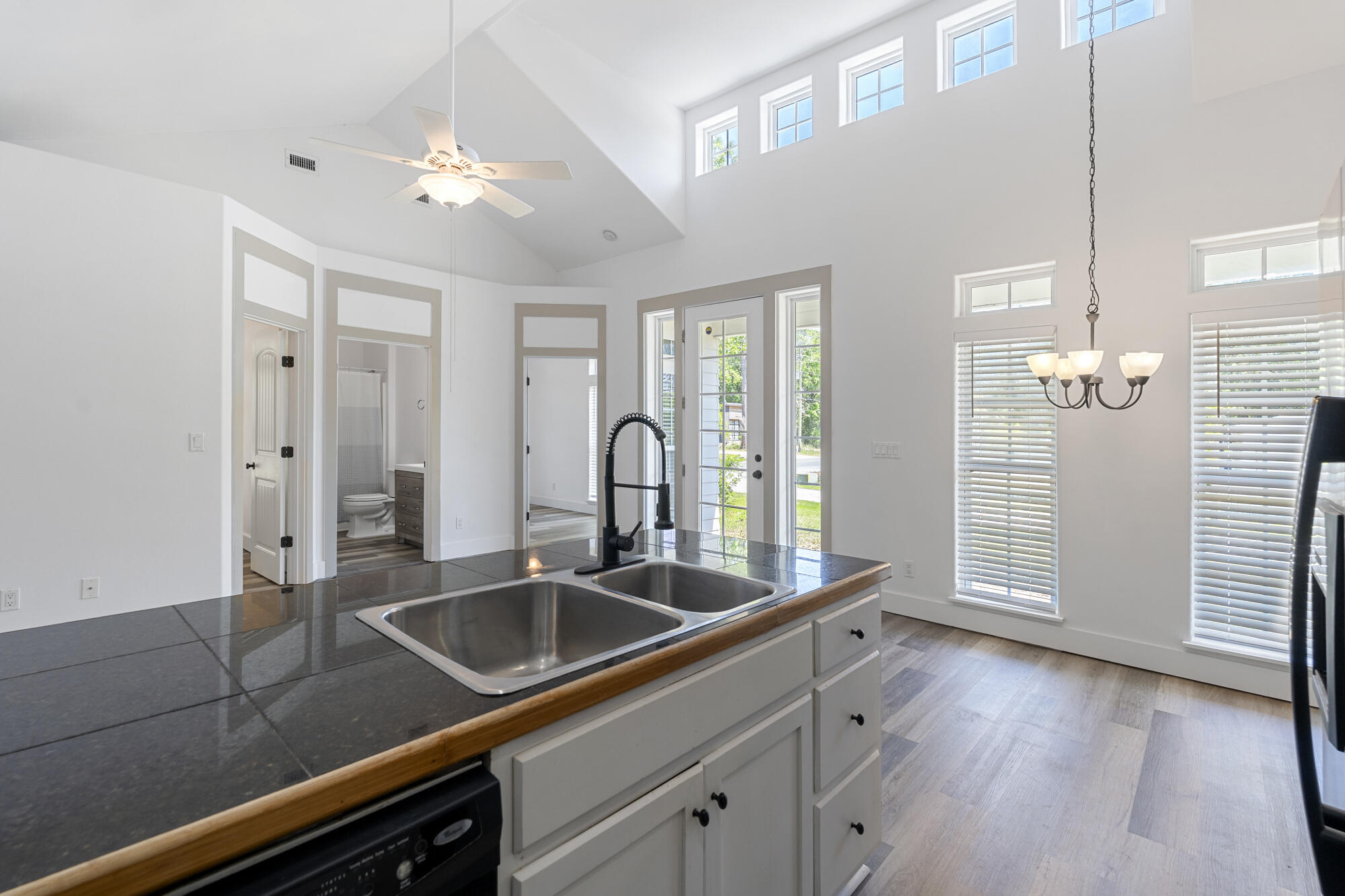 TOWN OF SANTA ROSA - Residential