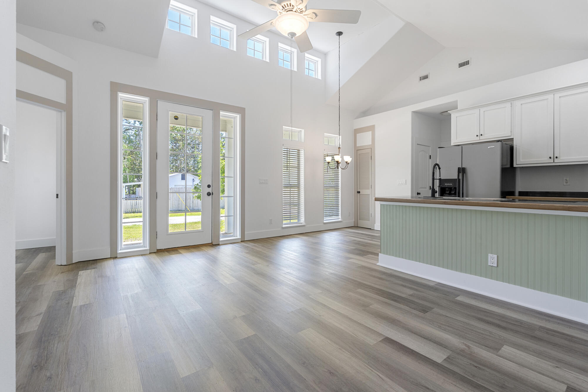 TOWN OF SANTA ROSA - Residential