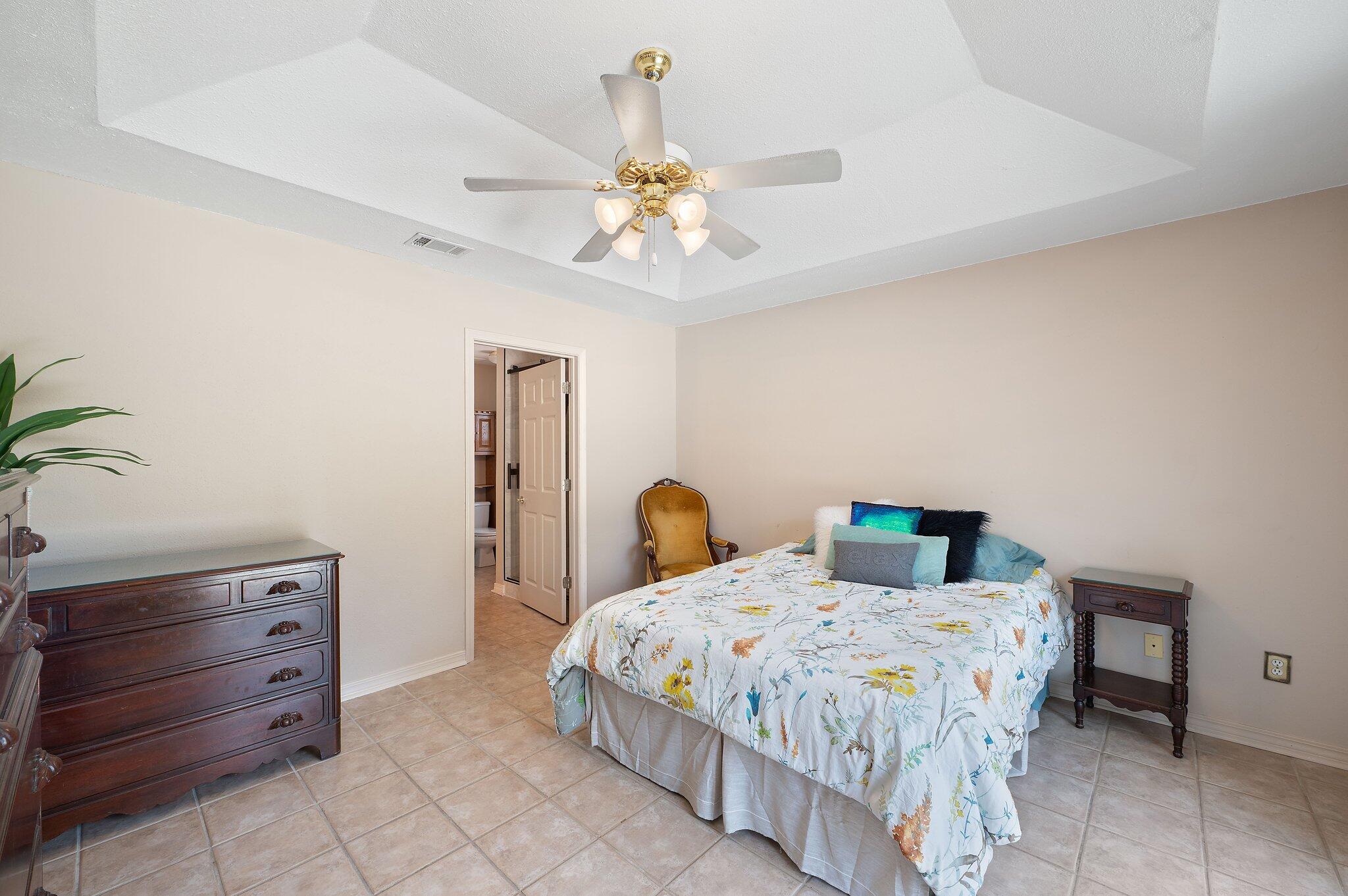 BAREFOOT CREEK - Residential