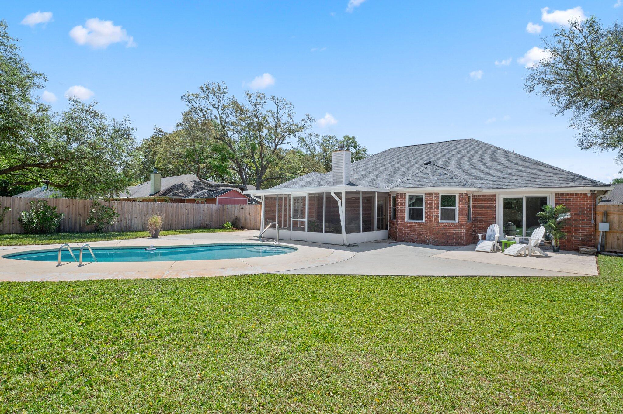 BAREFOOT CREEK - Residential
