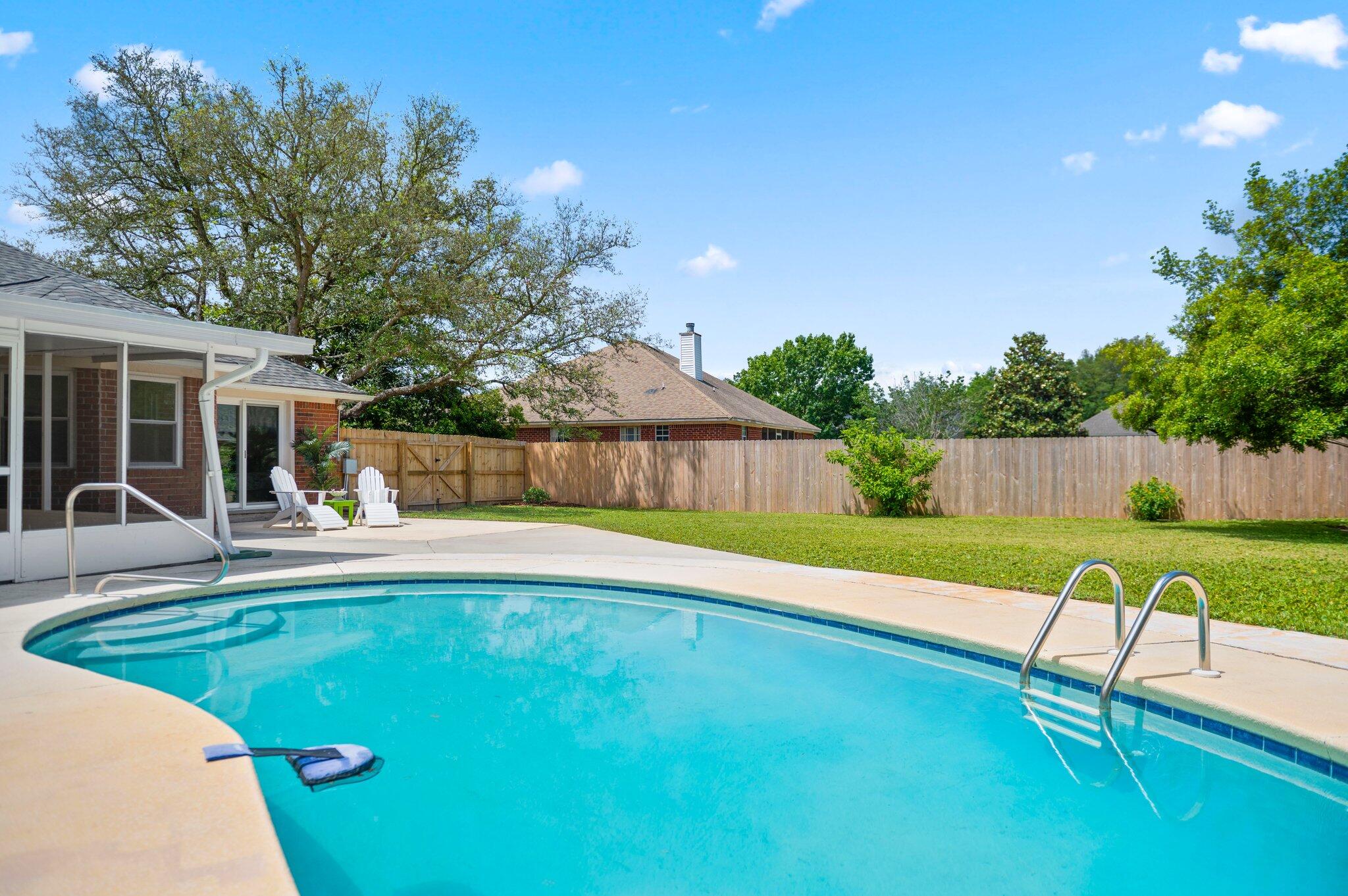 BAREFOOT CREEK - Residential