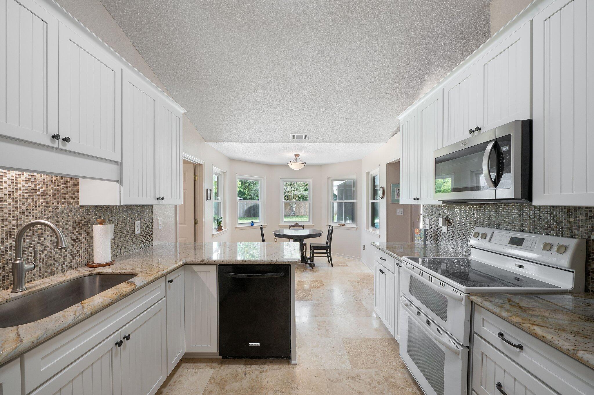 BAREFOOT CREEK - Residential