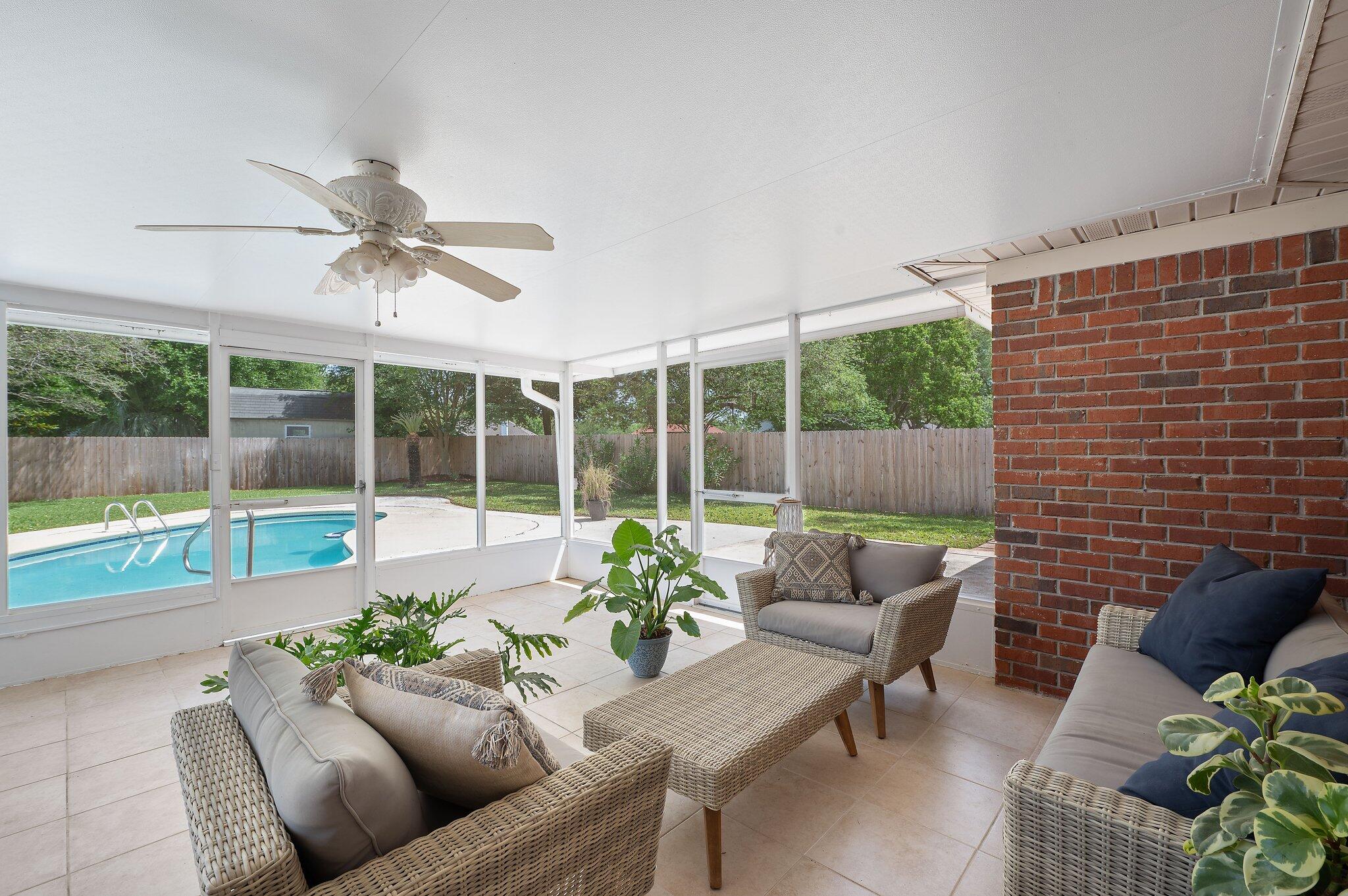 BAREFOOT CREEK - Residential