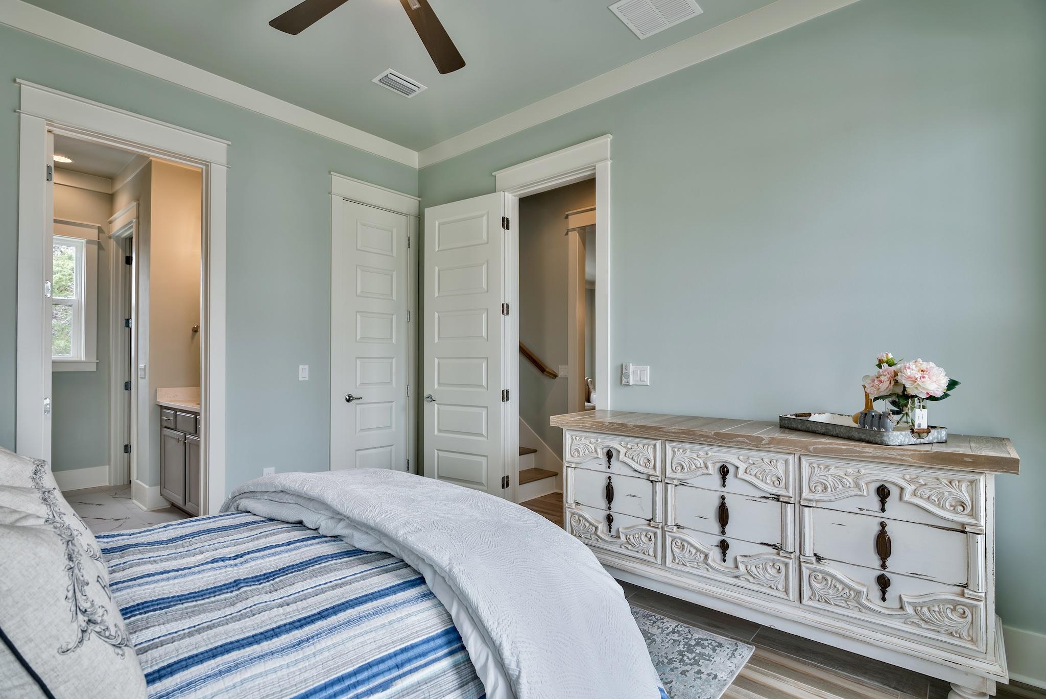 HIDDEN PALMS - Residential