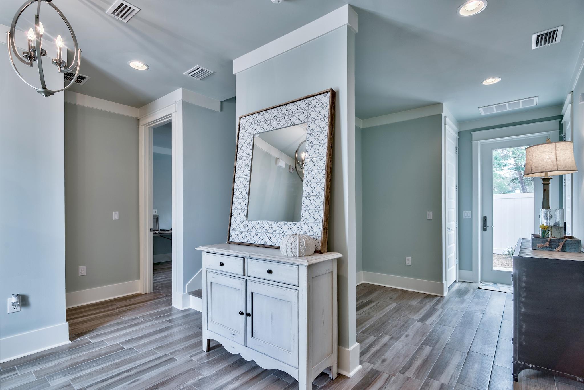 HIDDEN PALMS - Residential