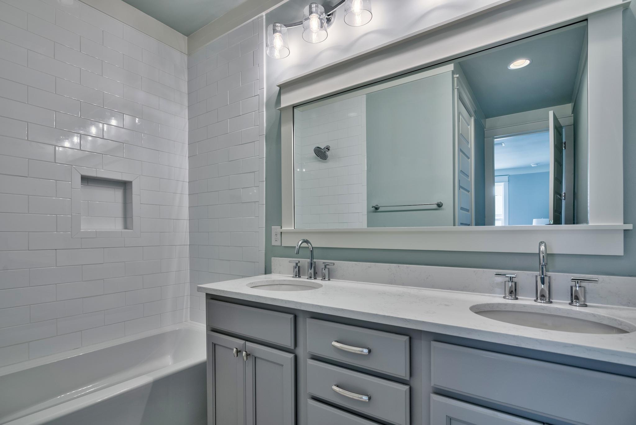 HIDDEN PALMS - Residential