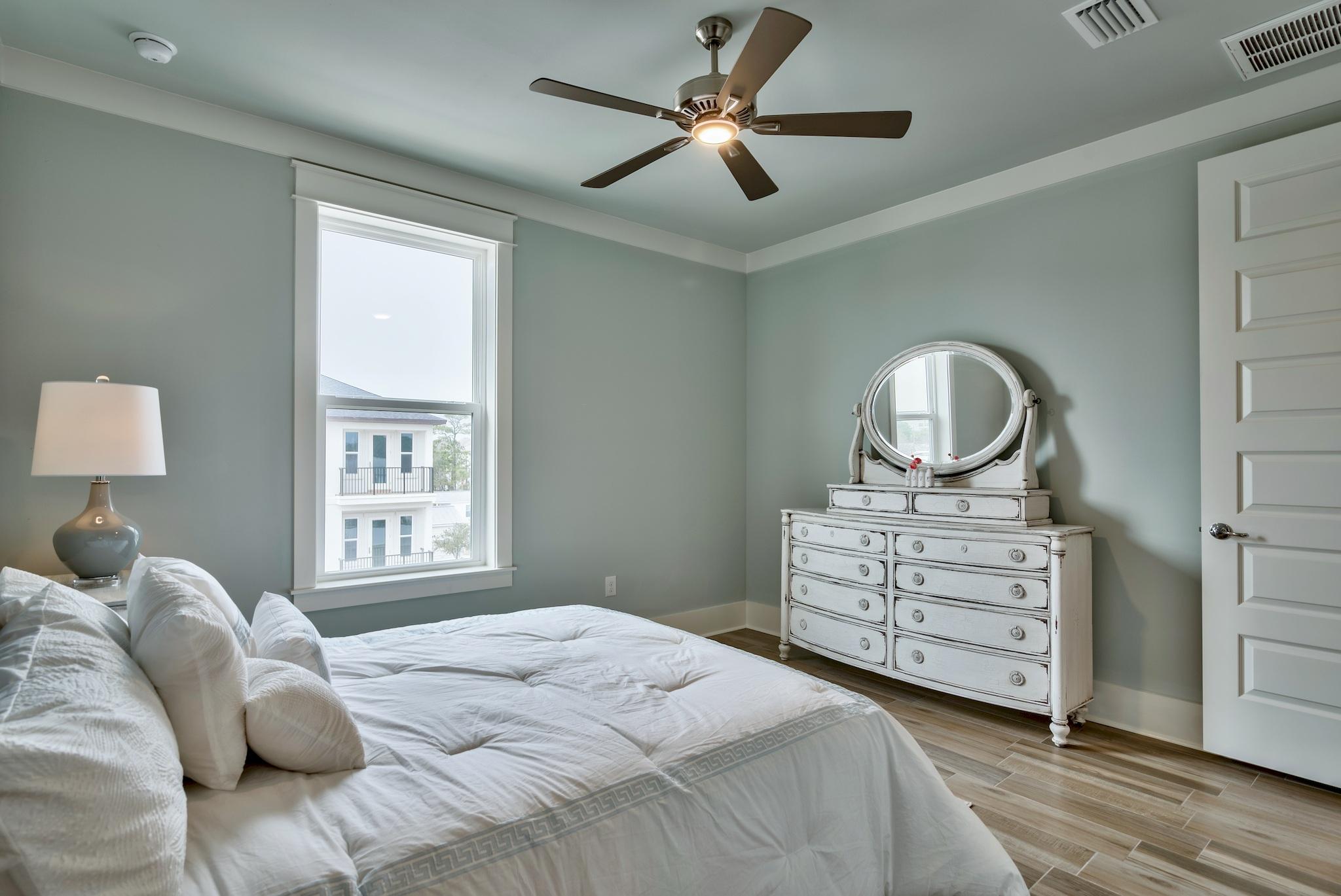 HIDDEN PALMS - Residential