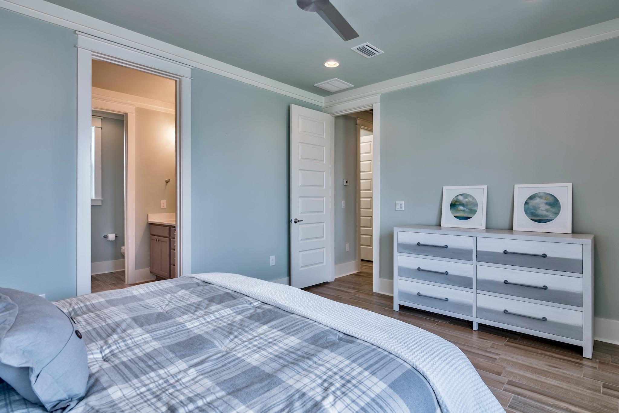 HIDDEN PALMS - Residential